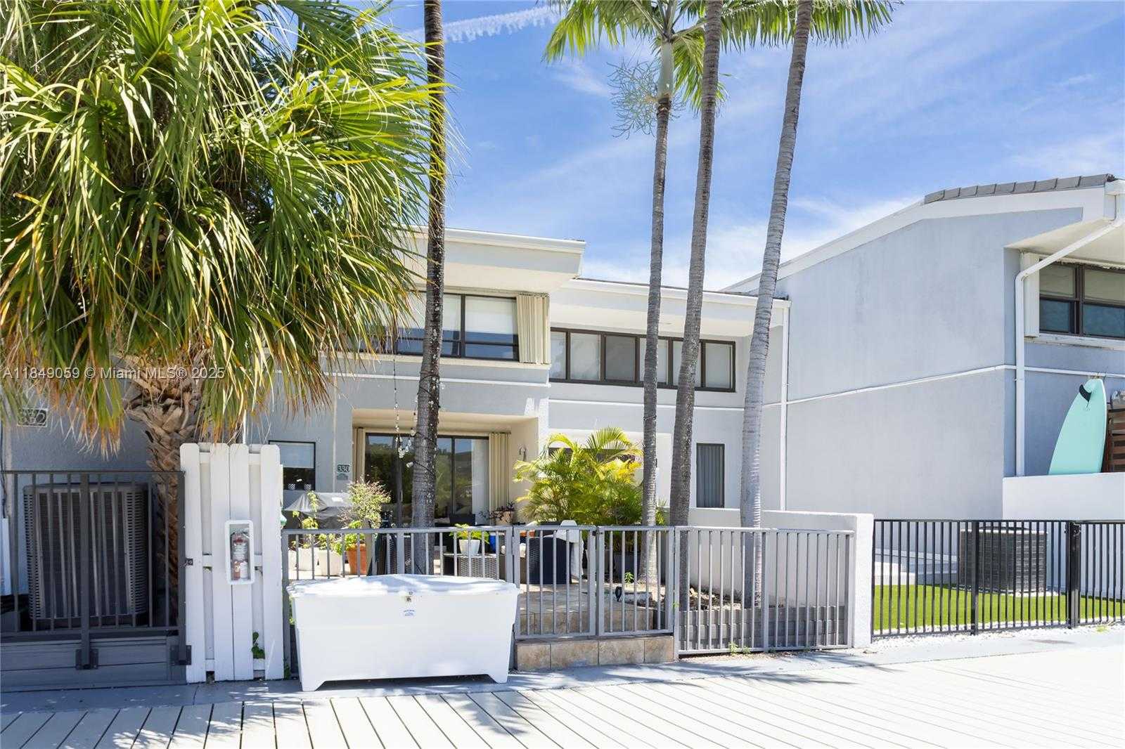 Small Image of 330 POINCIANA DR #1002, Sunny Isles Beach Number 44