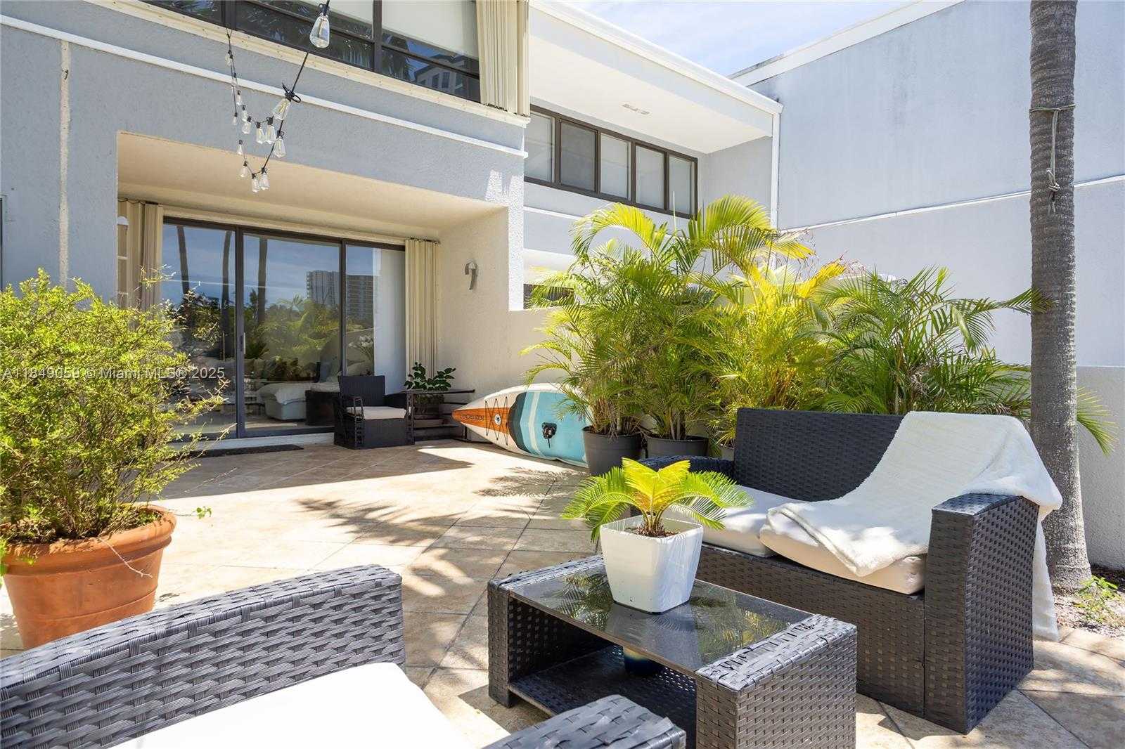 Small Image of 330 POINCIANA DR #1002, Sunny Isles Beach Number 45
