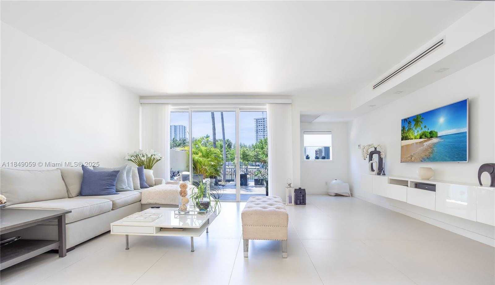 Small Image of 330 POINCIANA DR #1002, Sunny Isles Beach Number 6