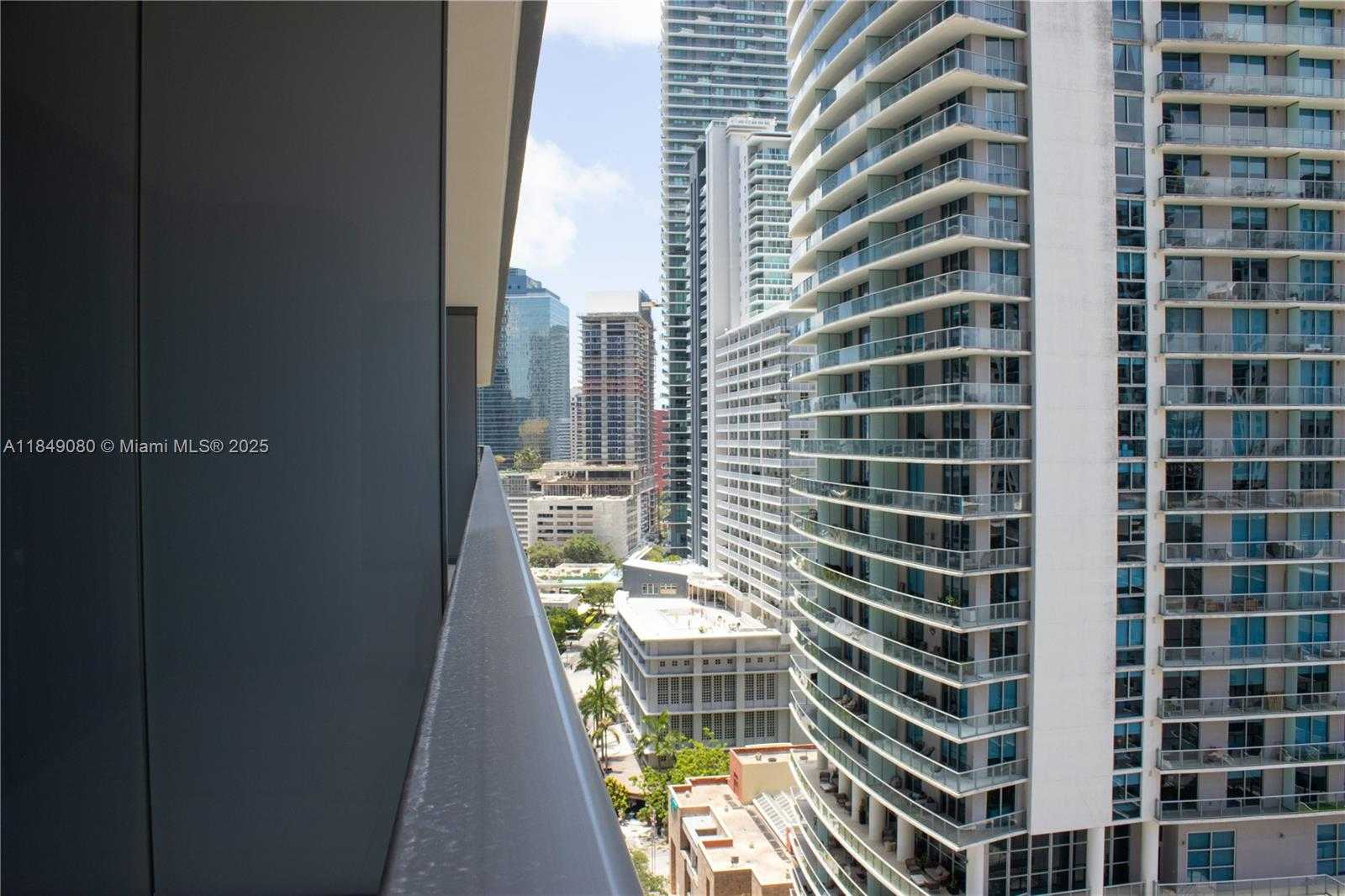 Small Image of 1000 BRICKELL PLZ #1906, Miami Number 10