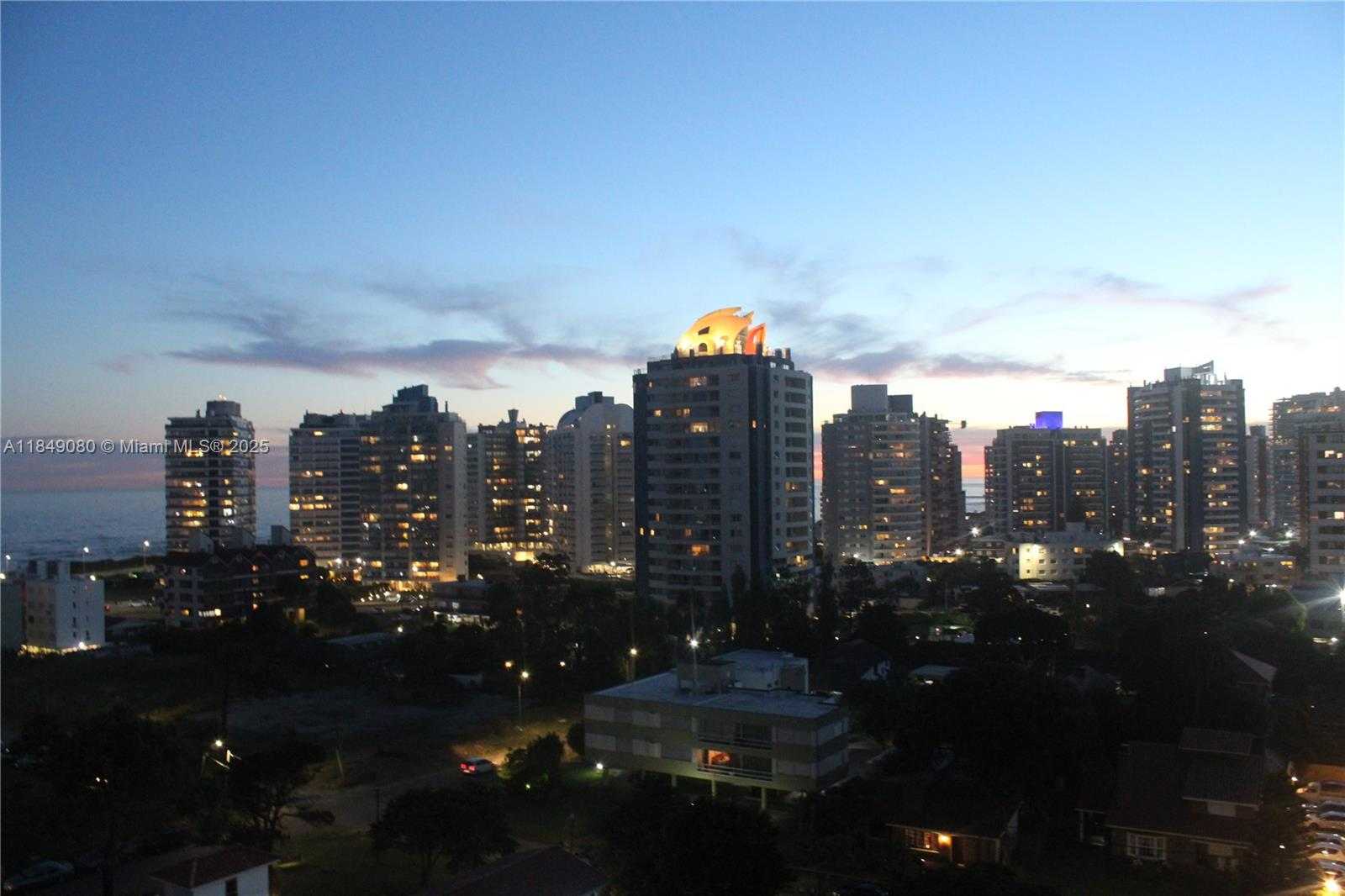 Small Image of 1000 BRICKELL PLZ #1906, Miami Number 12