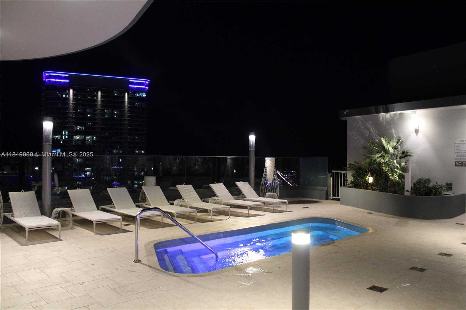 Small Image of 1000 BRICKELL PLZ #1906, Miami Number 15