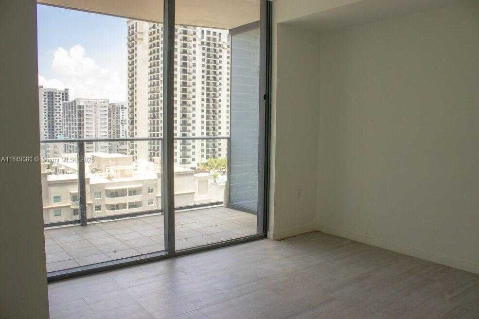 Small Image of 1000 BRICKELL PLZ #1906, Miami Number 6