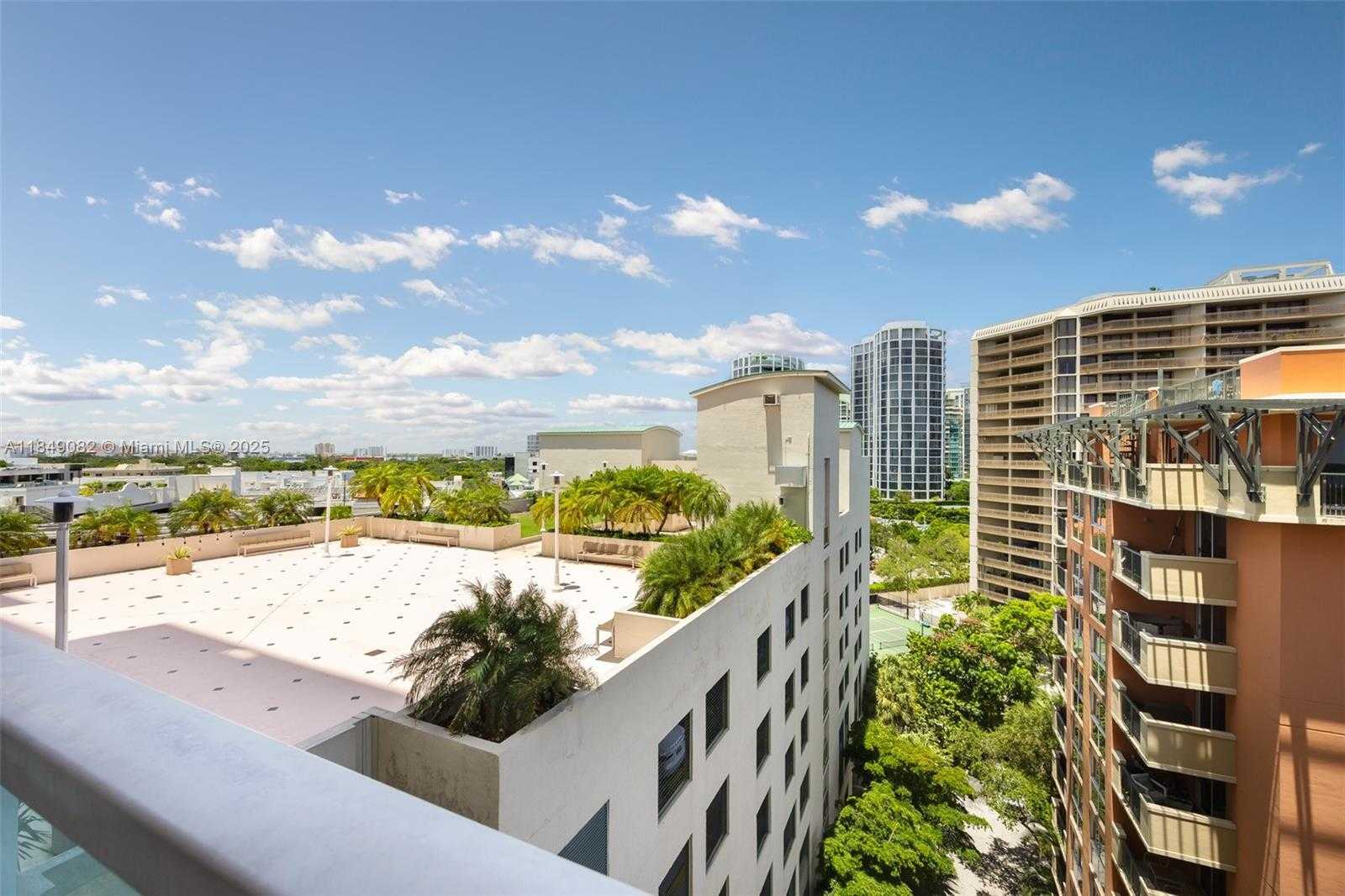 Small Image of 2889 MCFARLANE RD #905, Coconut Grove Number 17