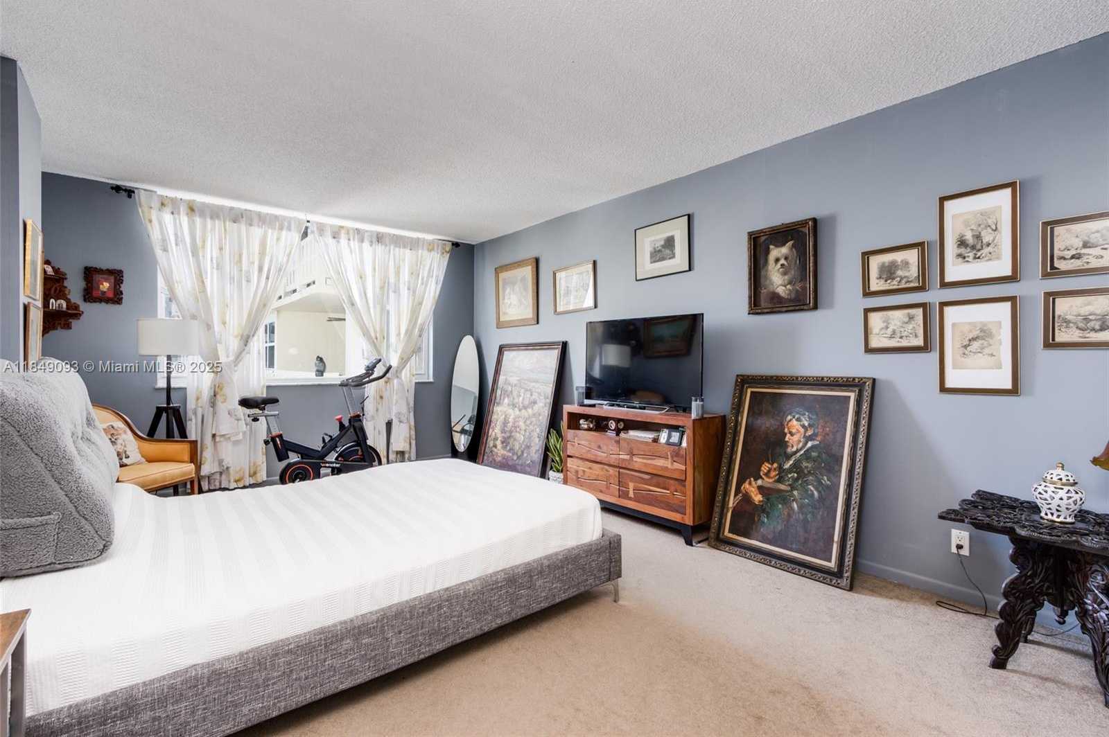 Small Image of 4330 HILLCREST DR #519, Hollywood Number 23
