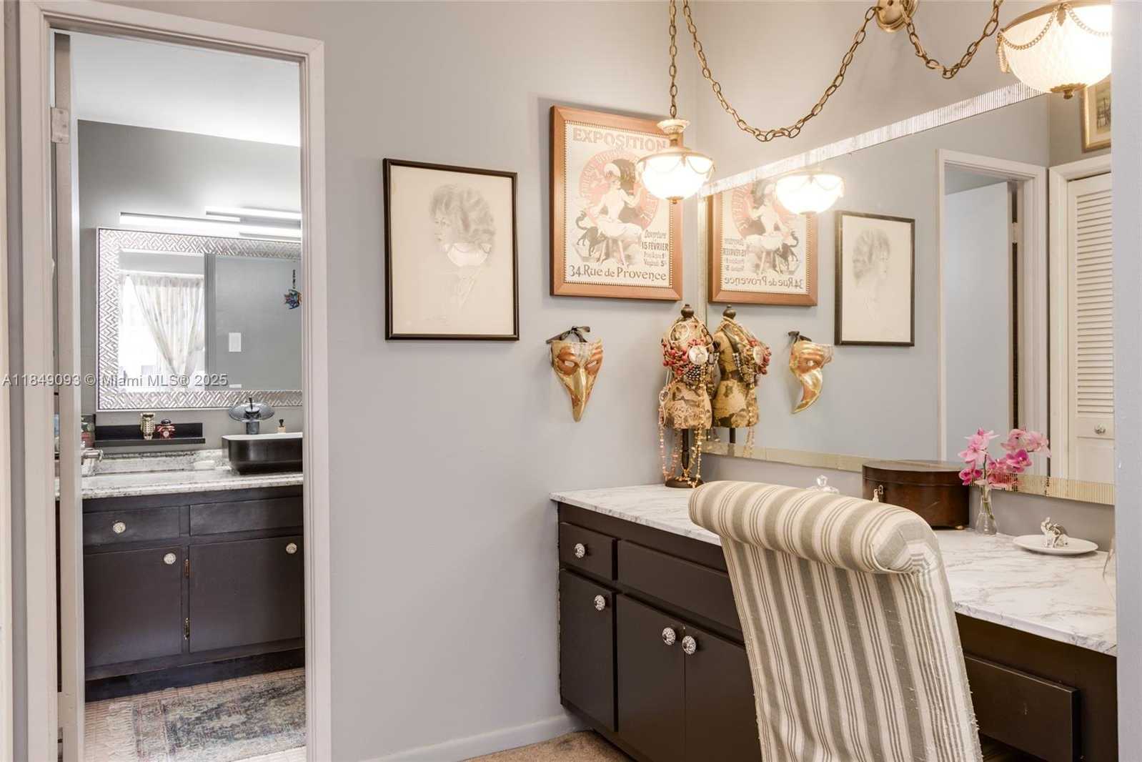 Small Image of 4330 HILLCREST DR #519, Hollywood Number 24