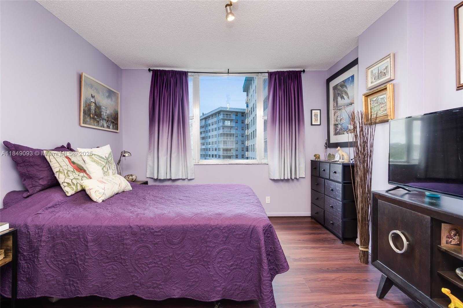Small Image of 4330 HILLCREST DR #519, Hollywood Number 29