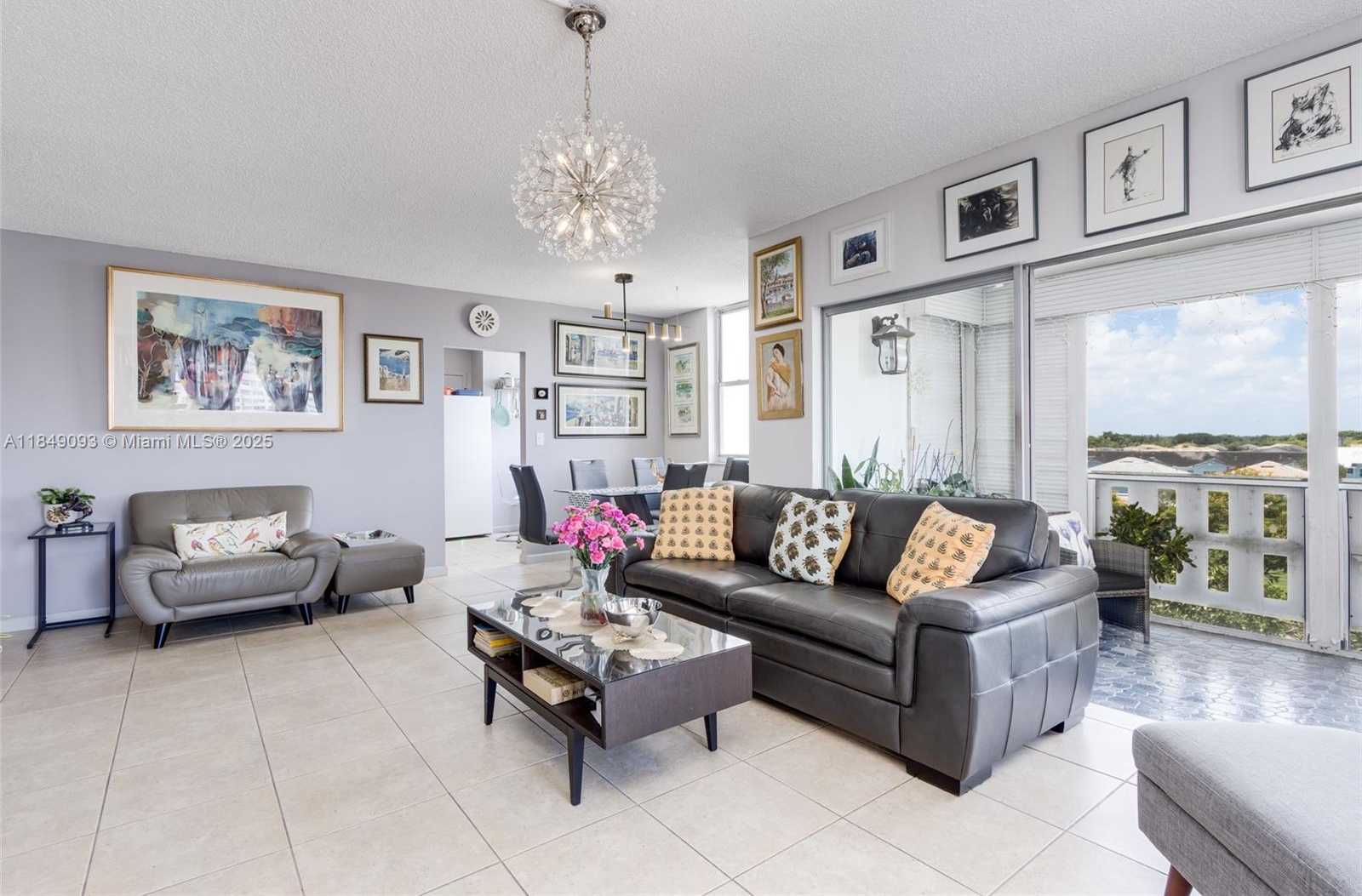 Small Image of 4330 HILLCREST DR #519, Hollywood Number 6