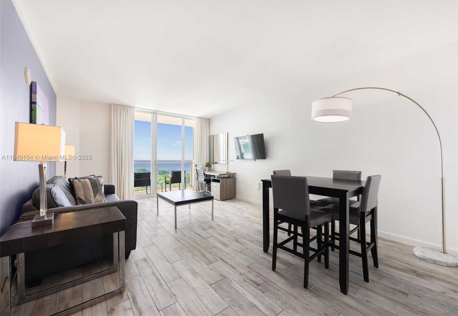 Small Image of 2889 MCFARLANE RD #1014, Coconut Grove Number 4