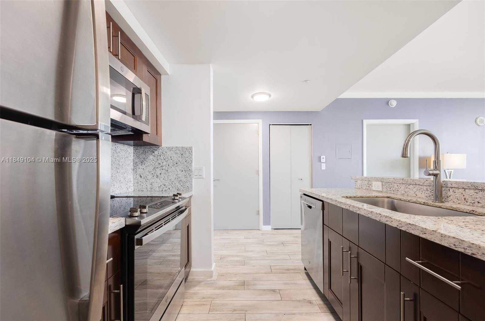 Small Image of 2889 MCFARLANE RD #1014, Coconut Grove Number 7