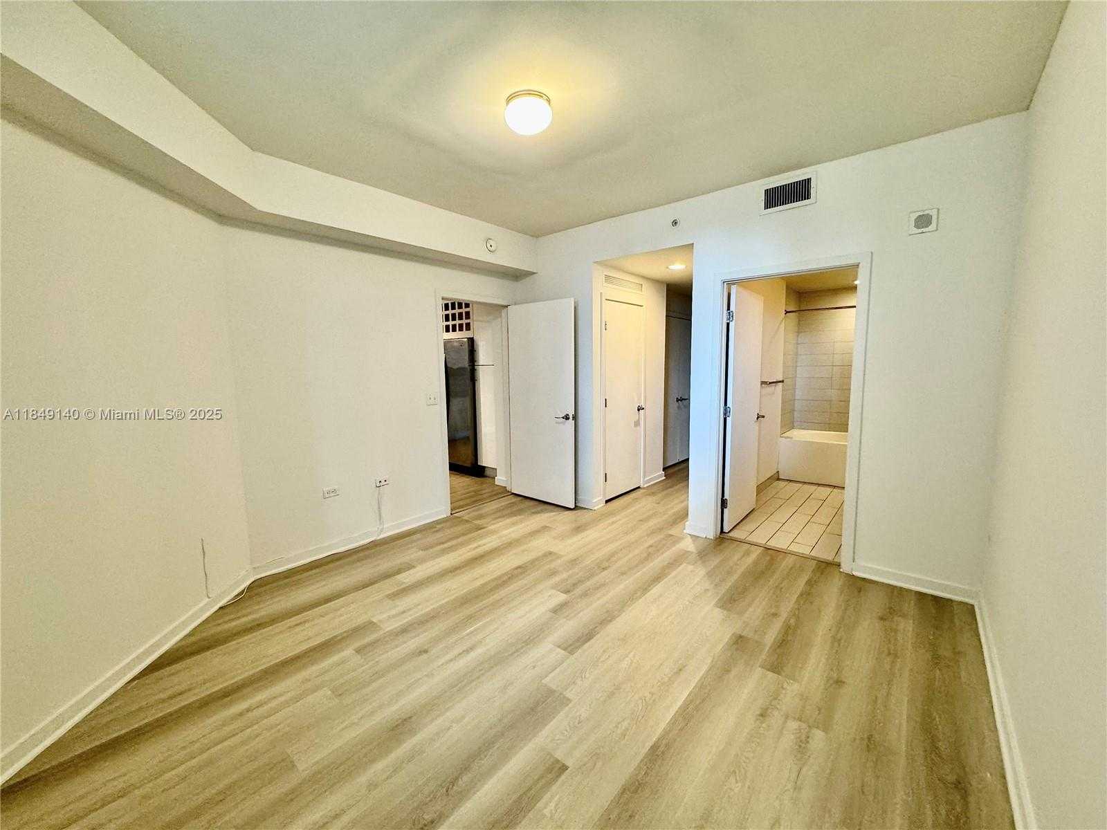 Small Image of 999 SOUTH WEST 1ST AVE #2801, Miami Number 15