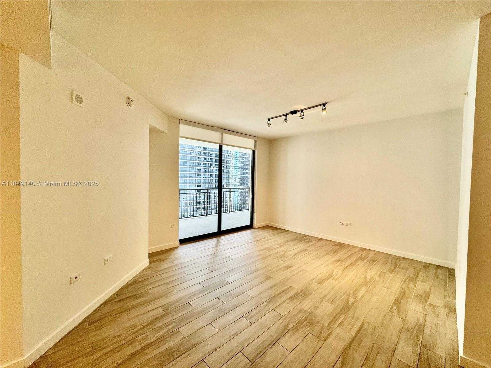 Small Image of 999 SOUTH WEST 1ST AVE #2801, Miami Number 3