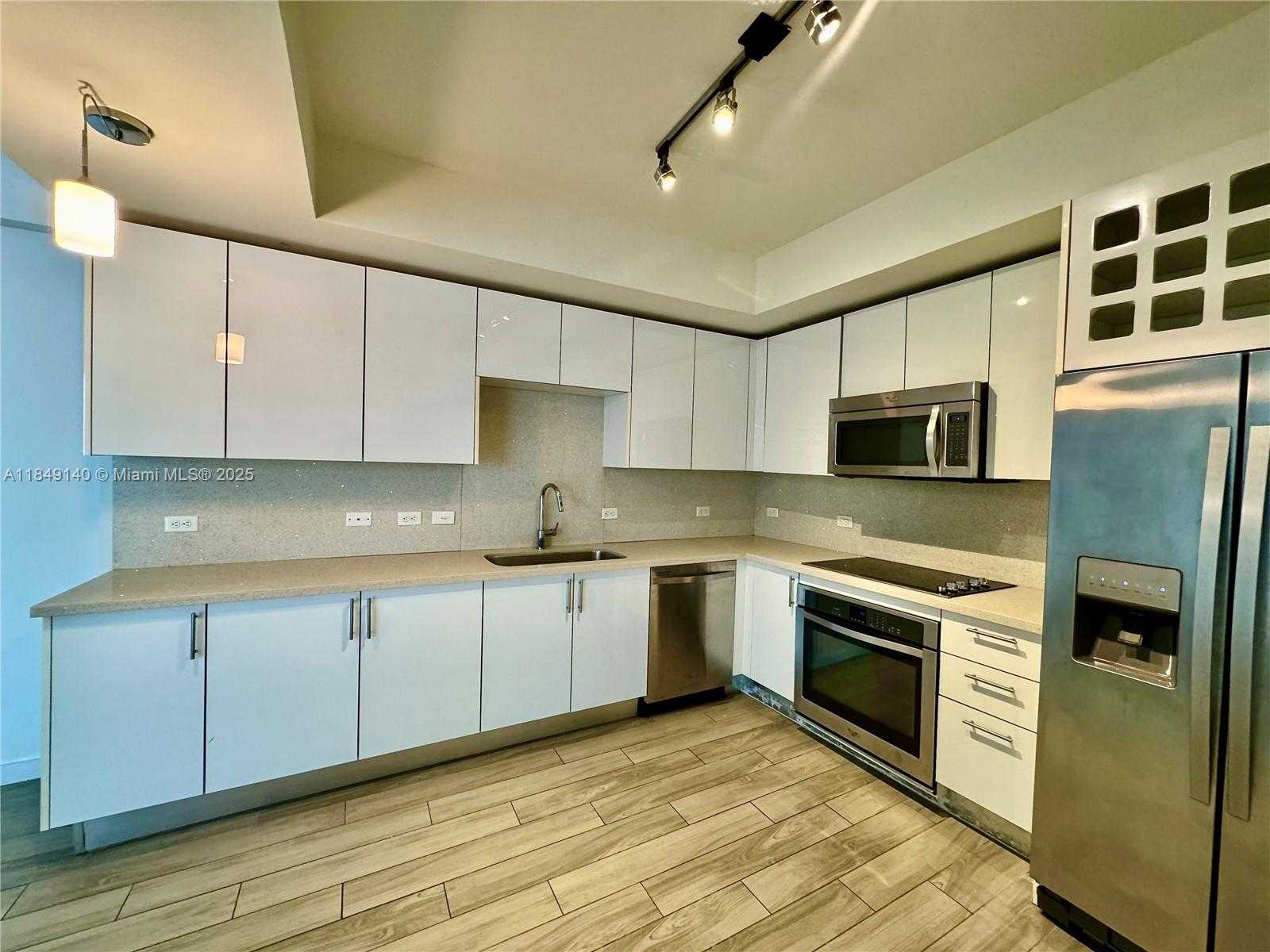 Small Image of 999 SOUTH WEST 1ST AVE #2801, Miami Number 5