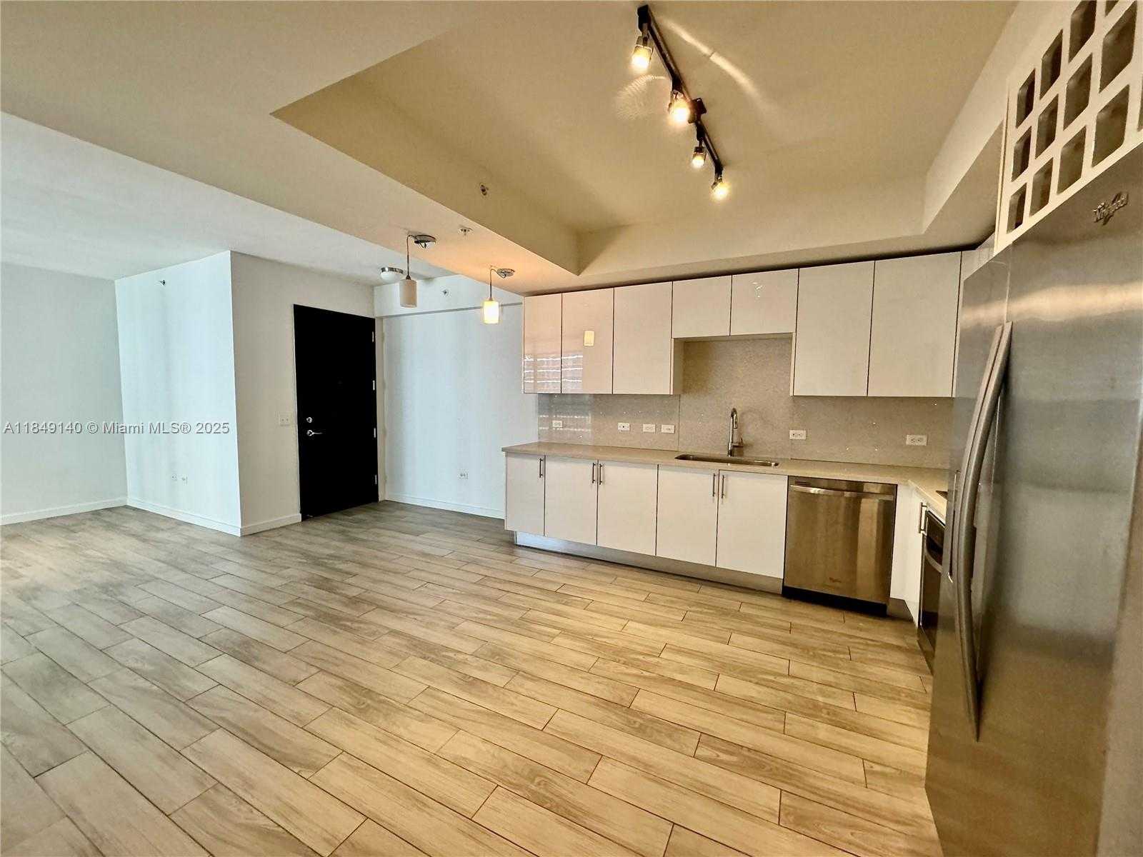 Small Image of 999 SOUTH WEST 1ST AVE #2801, Miami Number 7