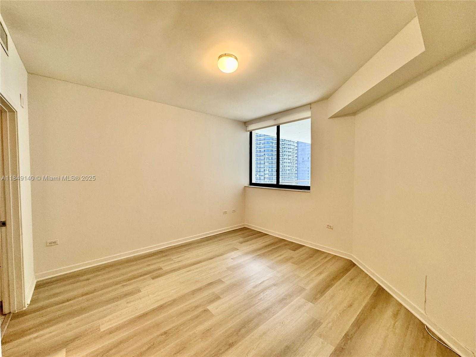 Small Image of 999 SOUTH WEST 1ST AVE #2801, Miami Number 8