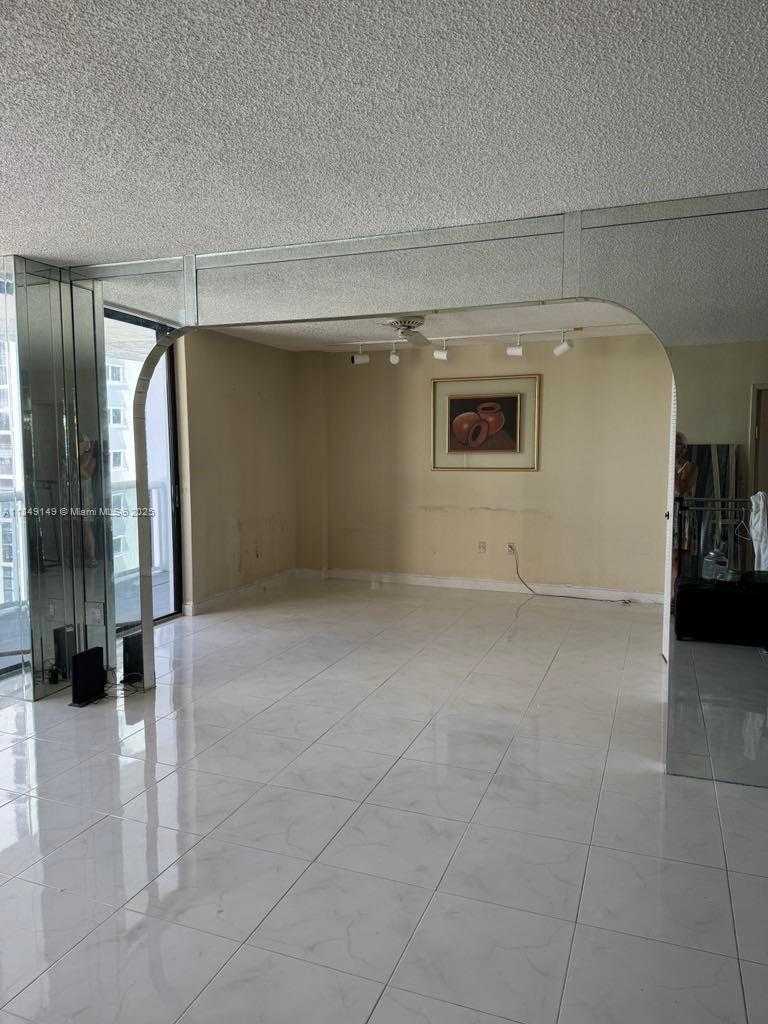 Small Image of 20505 EAST COUNTRY CLUB DR #835, Aventura Number 12