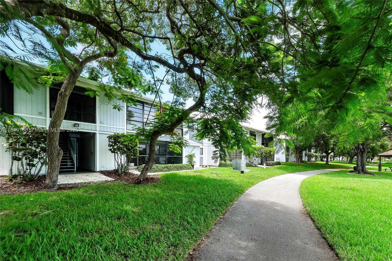 Small Image of 9721 HAMMOCKS BLVD #206, Miami Number 25