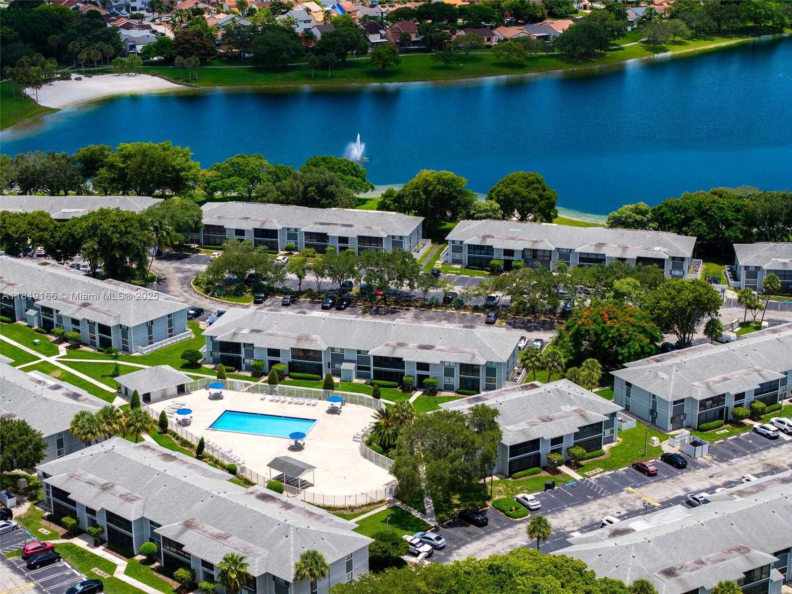 Small Image of 9721 HAMMOCKS BLVD #206, Miami Number 3