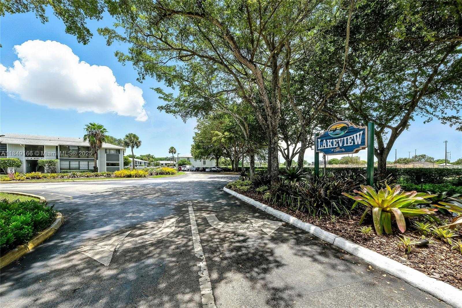 Small Image of 9721 HAMMOCKS BLVD #206, Miami Number 33