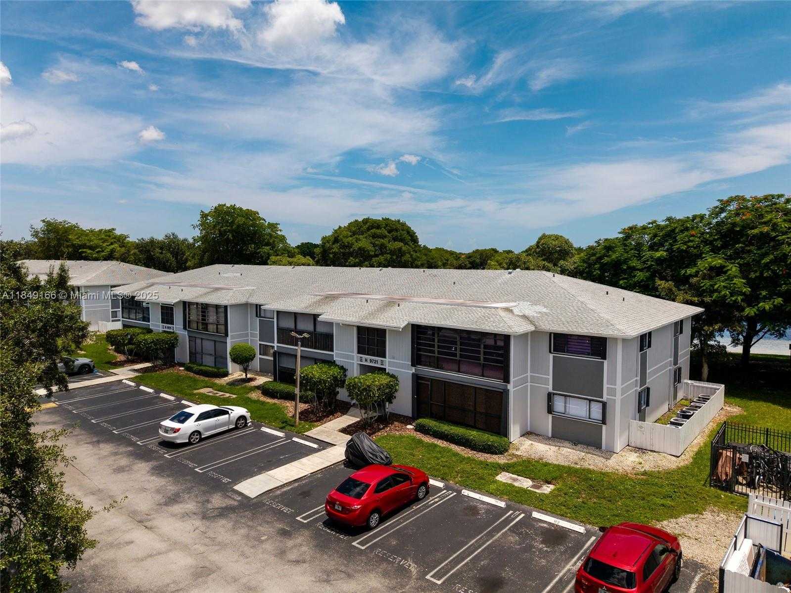Small Image of 9721 HAMMOCKS BLVD #206, Miami Number 4