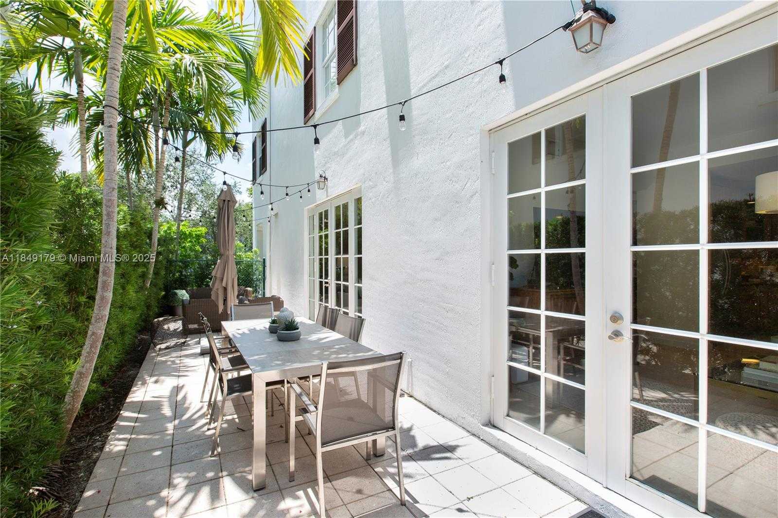 Small Image of 7713 SOUTH WEST 54TH CT #7713, Miami Number 4