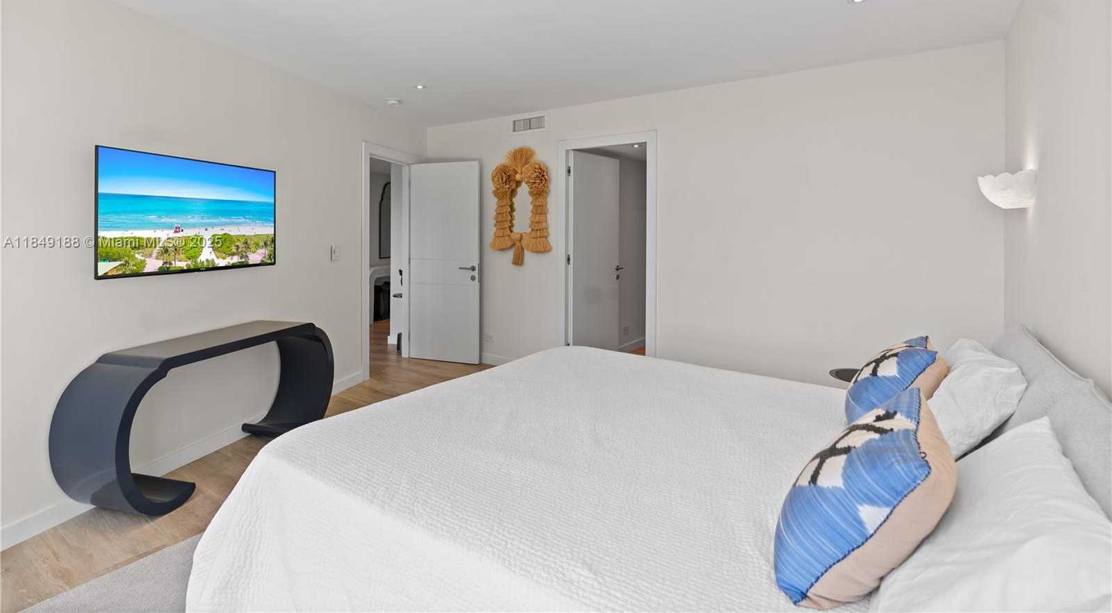 Small Image of 2451 BRICKELL AVE #5EF, Miami Number 30