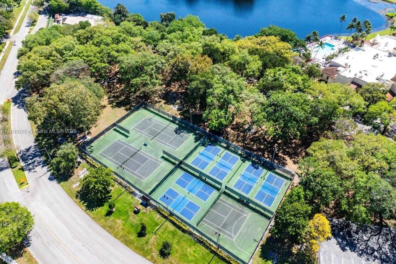 Small Image of 1920 SABAL PALM DR #201, Davie Number 18