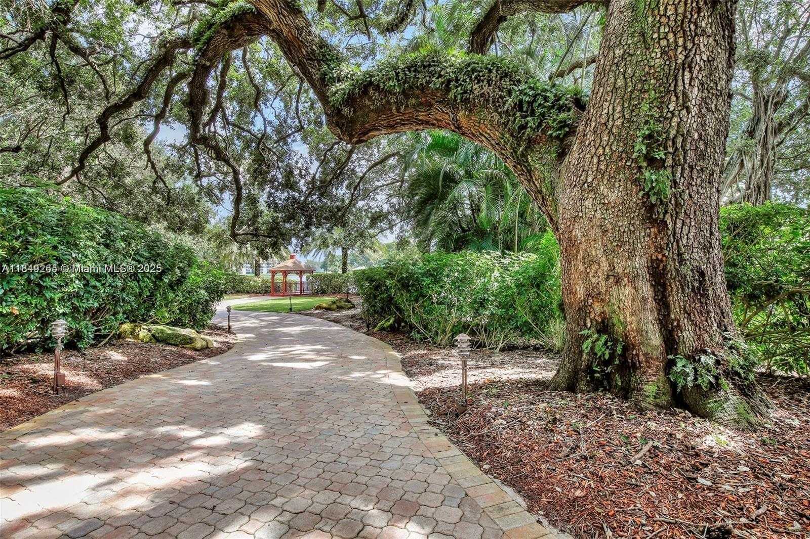 Small Image of 1920 SABAL PALM DR #201, Davie Number 26