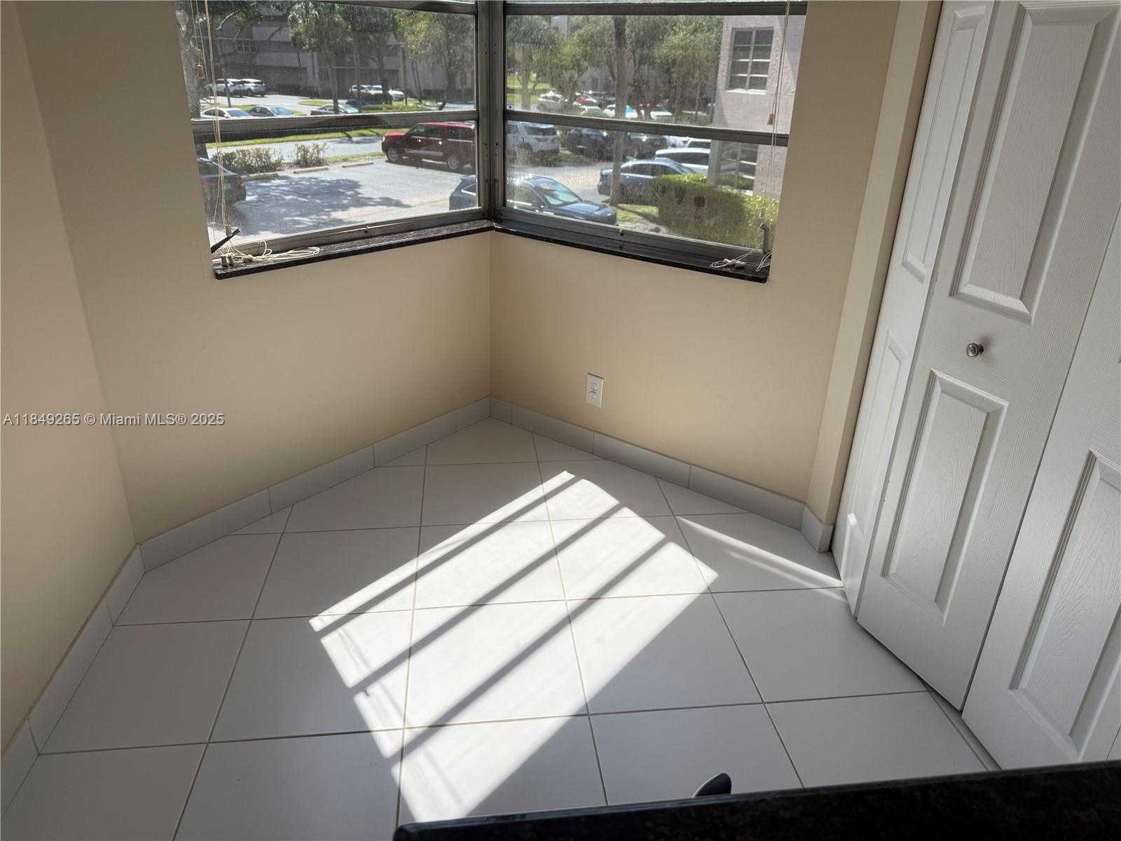 Small Image of 1920 SABAL PALM DR #201, Davie Number 5
