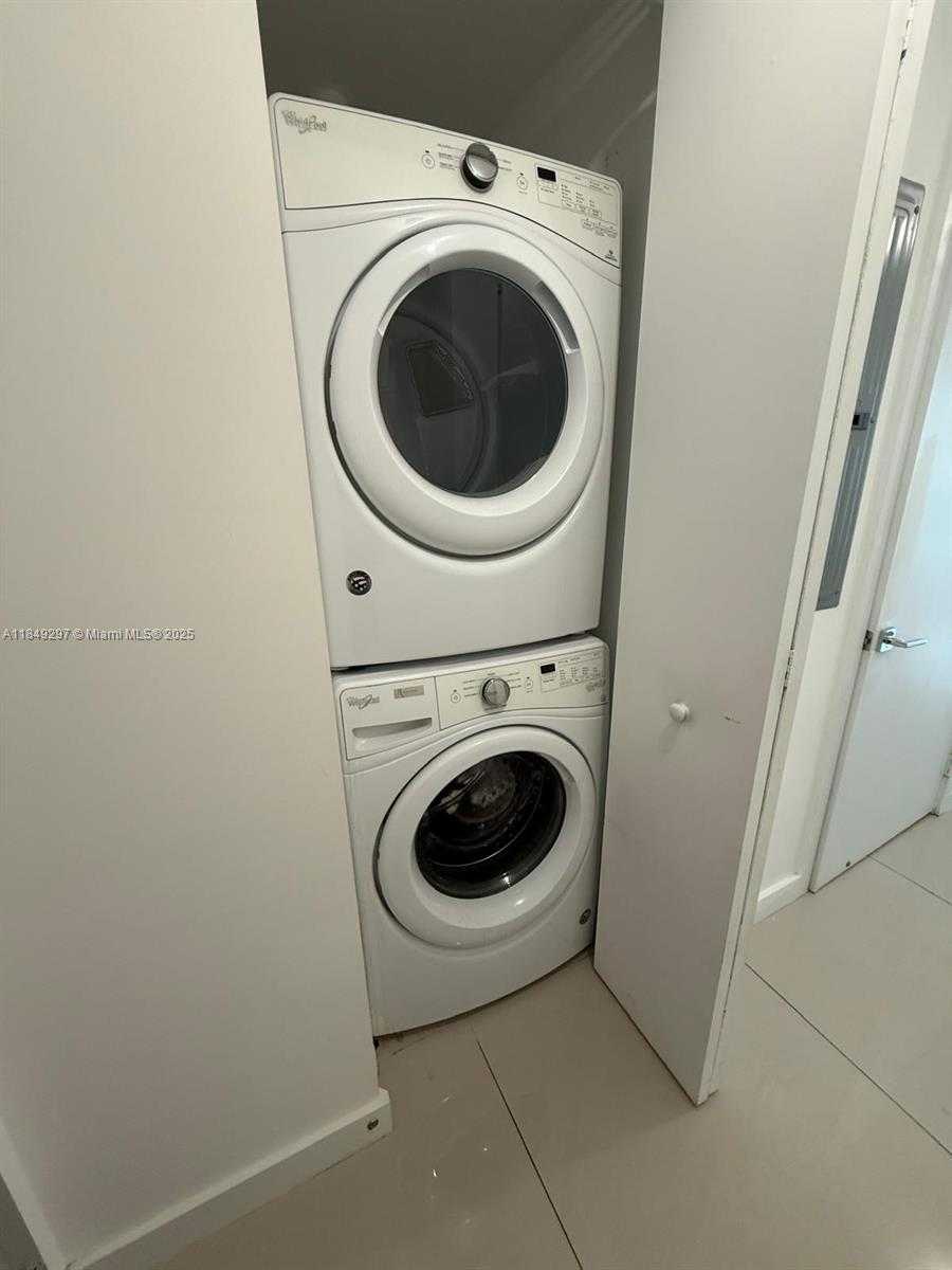 Small Image of 488 NORTH EAST 18TH ST #3204, Miami Number 9