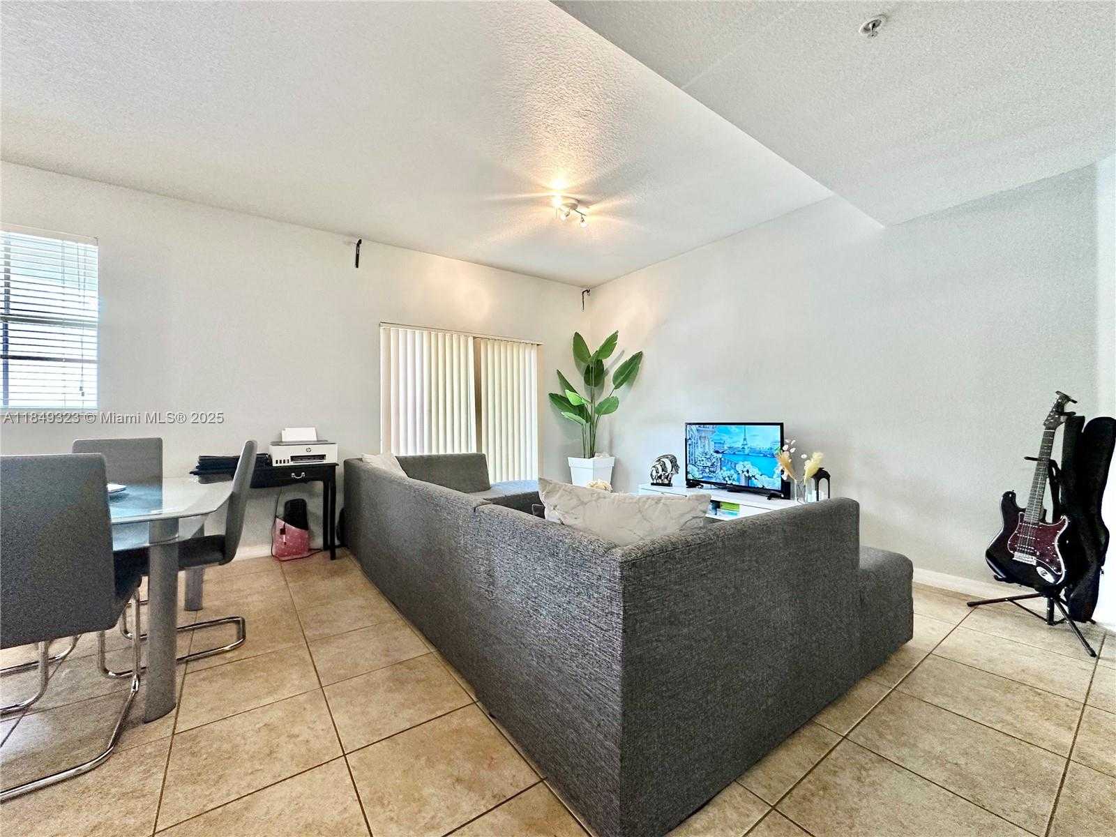 Small Image of 10870 NORTH WEST 88TH TER #103, Doral Number 11