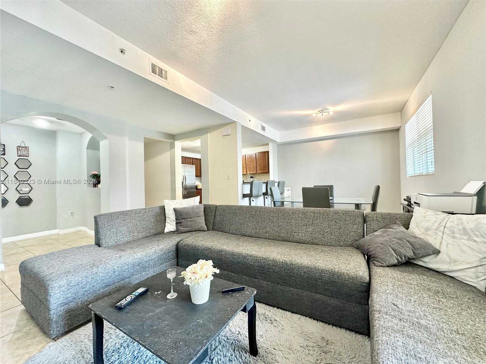 Small Image of 10870 NORTH WEST 88TH TER #103, Doral Number 13