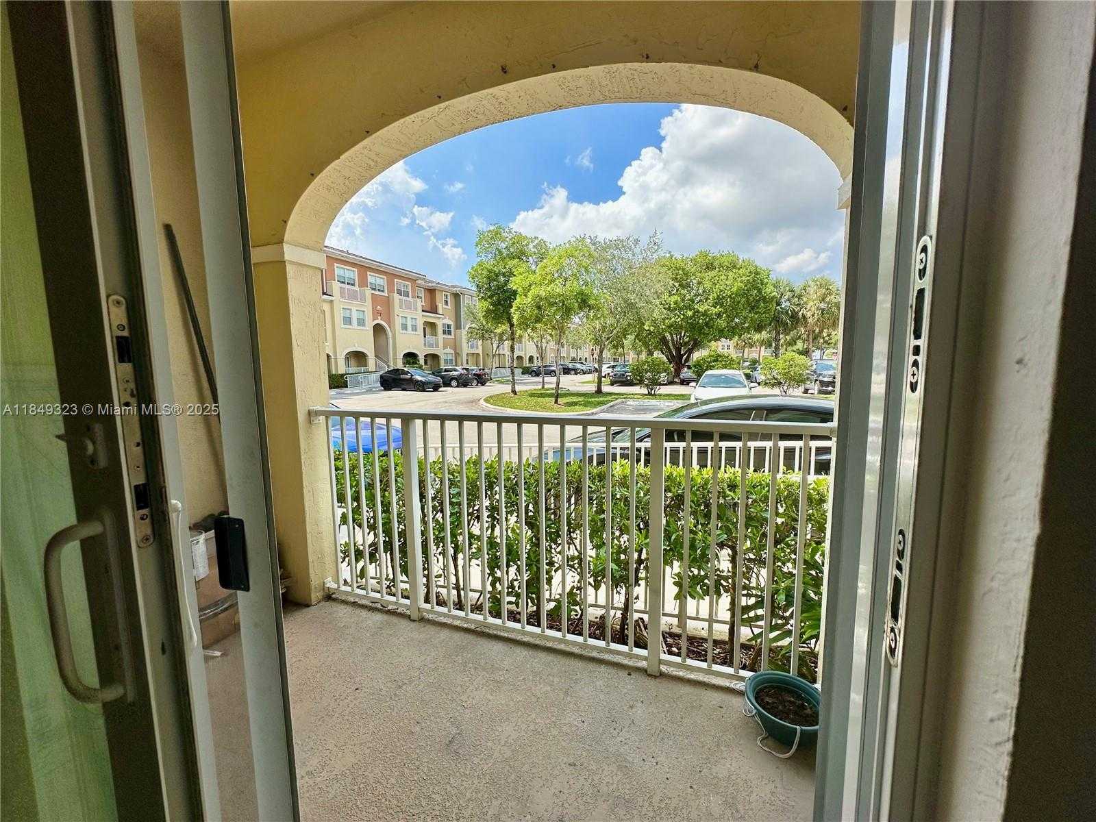 Small Image of 10870 NORTH WEST 88TH TER #103, Doral Number 14