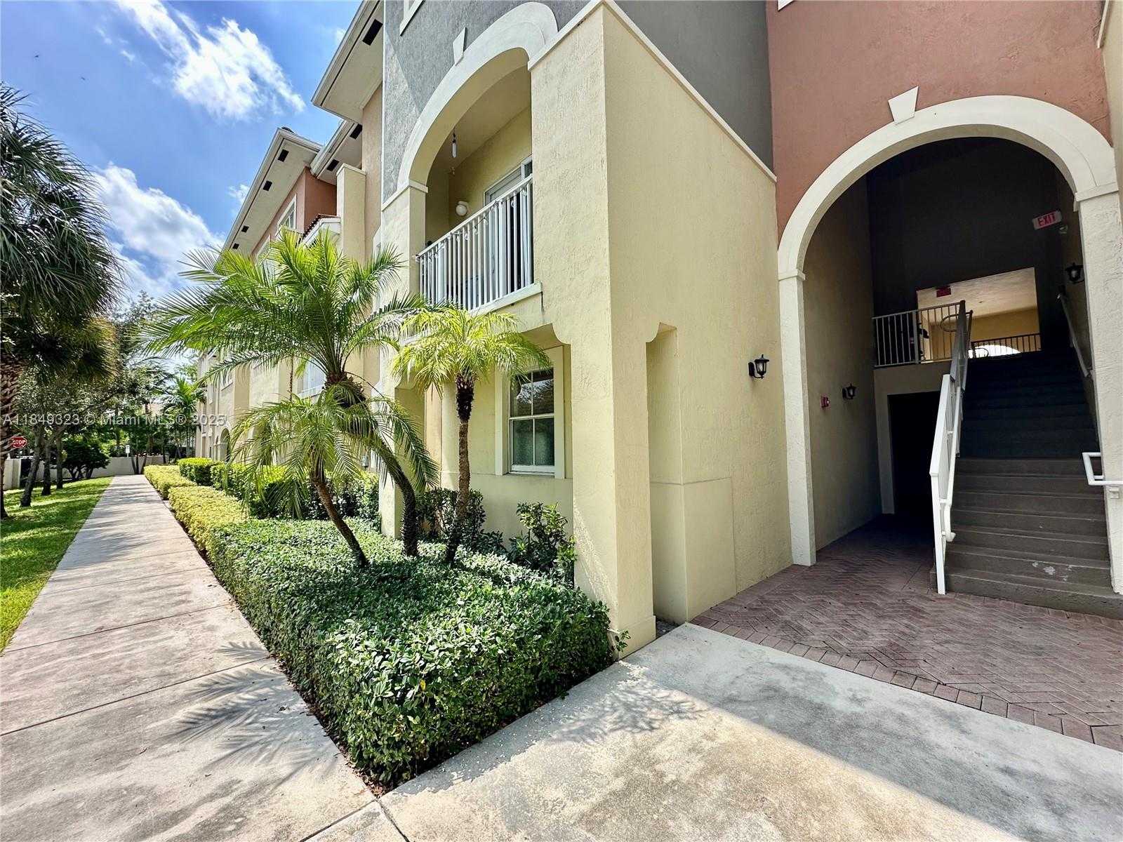 Small Image of 10870 NORTH WEST 88TH TER #103, Doral Number 7