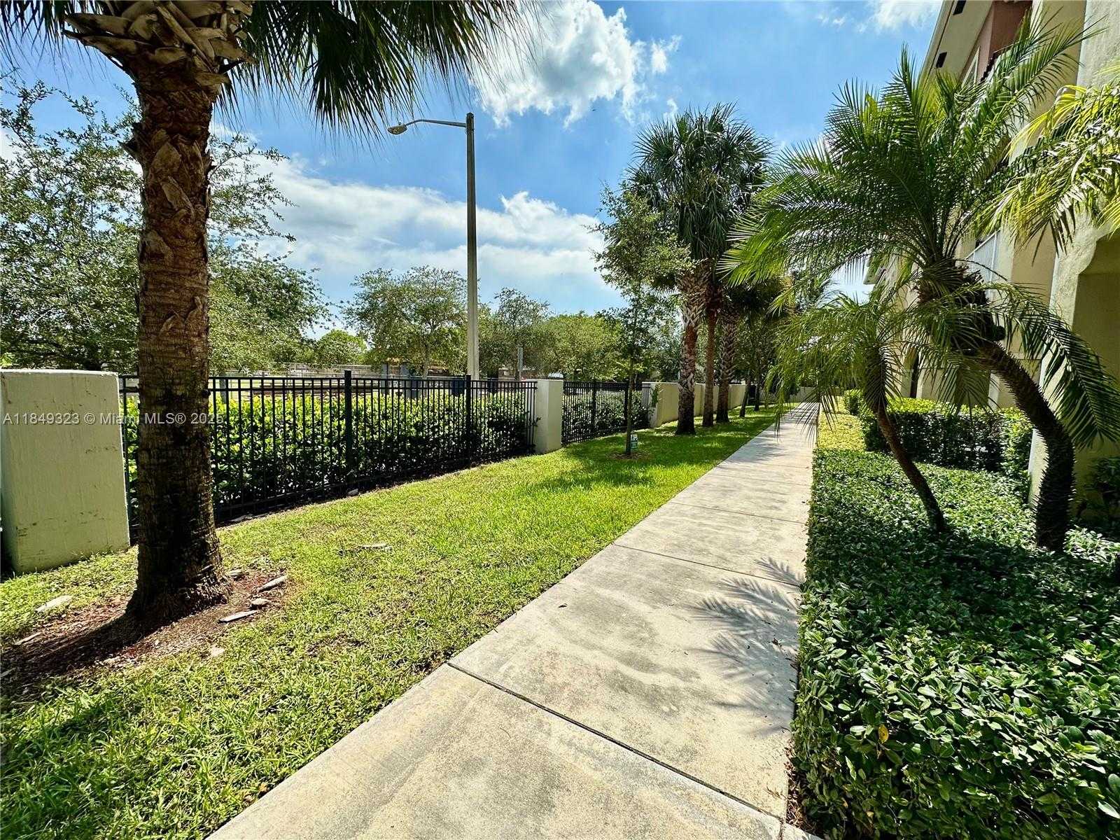 Small Image of 10870 NORTH WEST 88TH TER #103, Doral Number 8