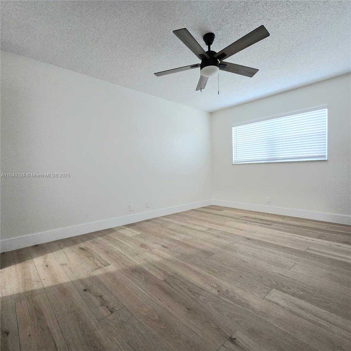 Small Image of 5300 WASHINGTON ST #I205, Hollywood Number 12