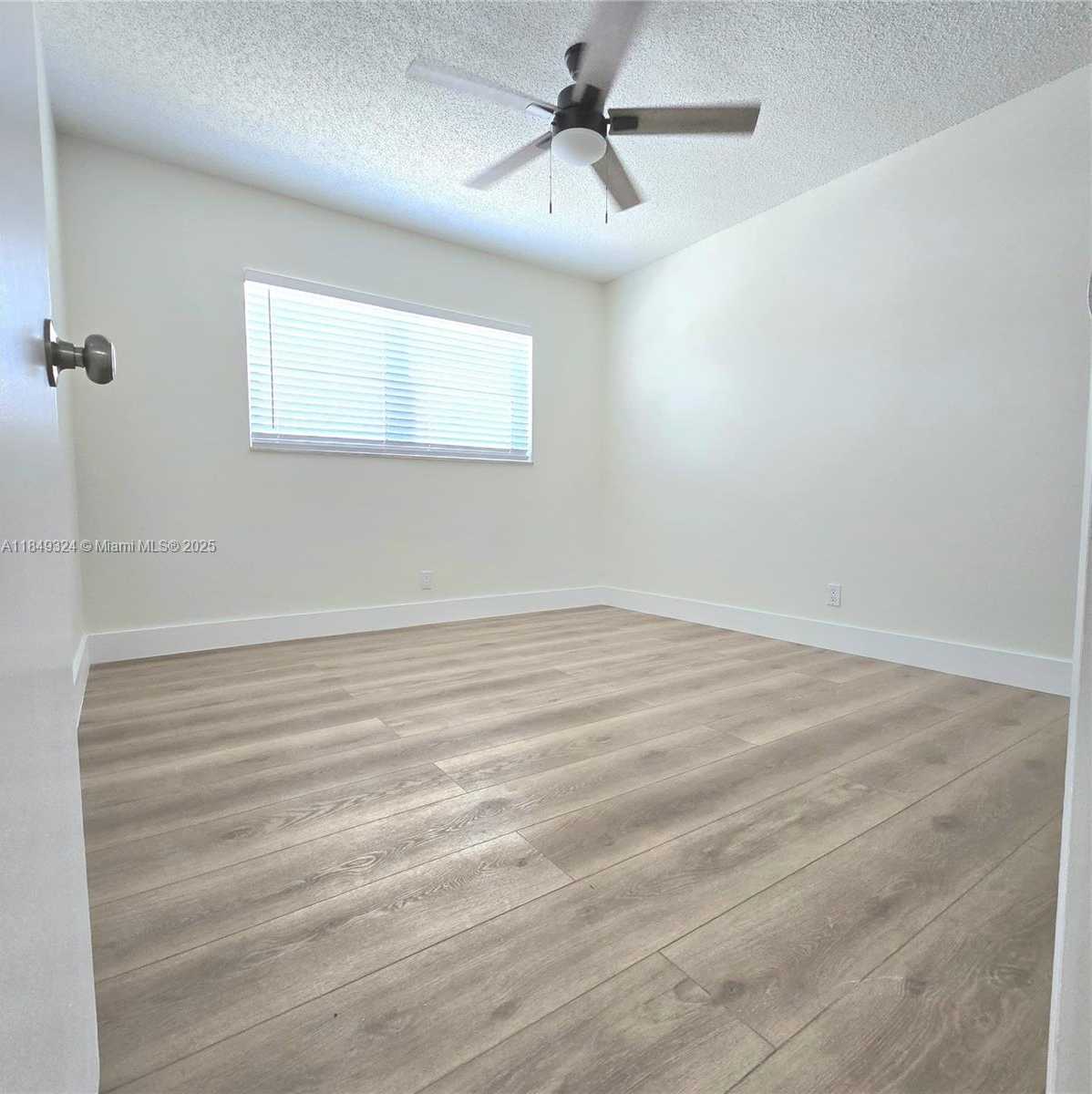 Small Image of 5300 WASHINGTON ST #I205, Hollywood Number 9