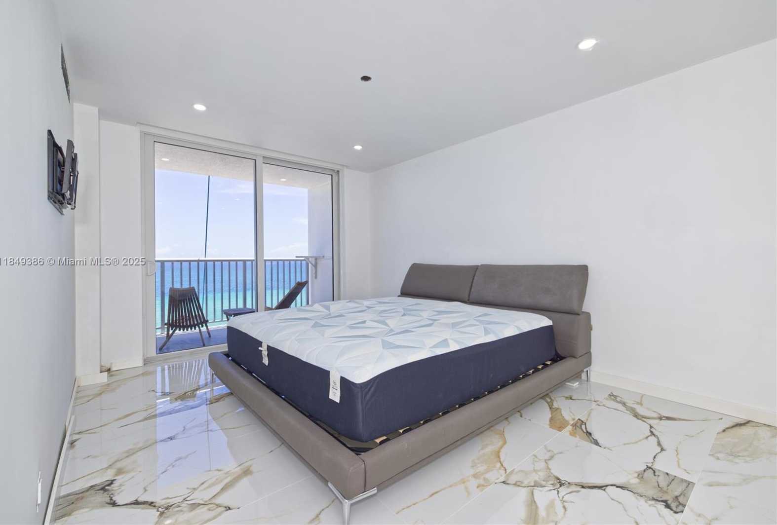 Small Image of 400 NORTH SURF RD #1002, Hollywood Number 13