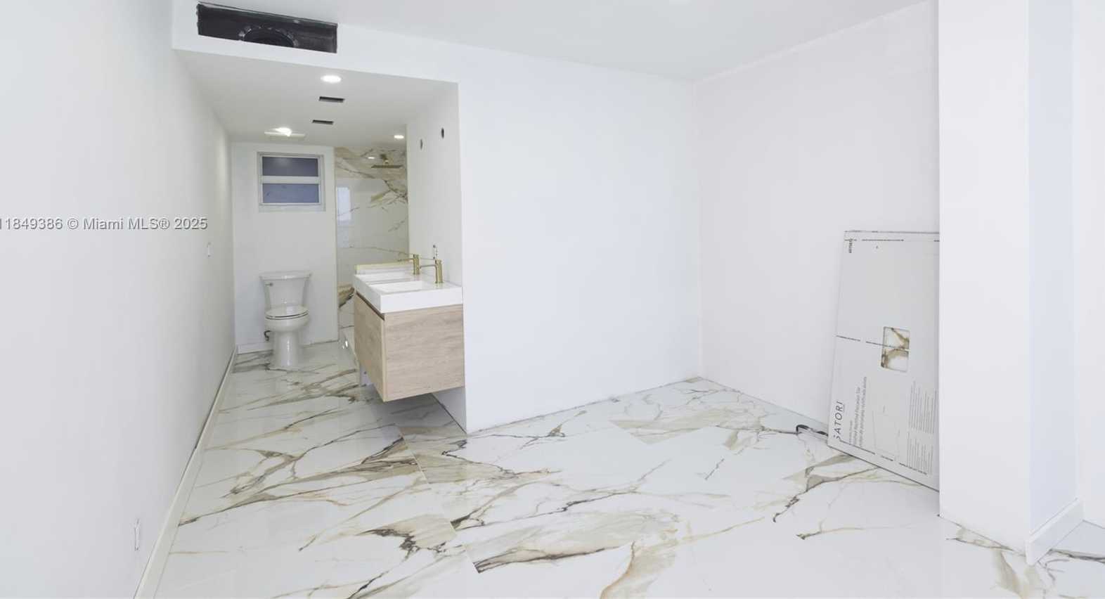 Small Image of 400 NORTH SURF RD #1002, Hollywood Number 14