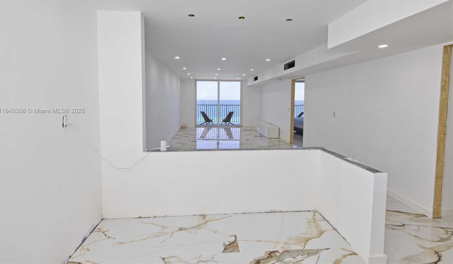 Small Image of 400 NORTH SURF RD #1002, Hollywood Number 26