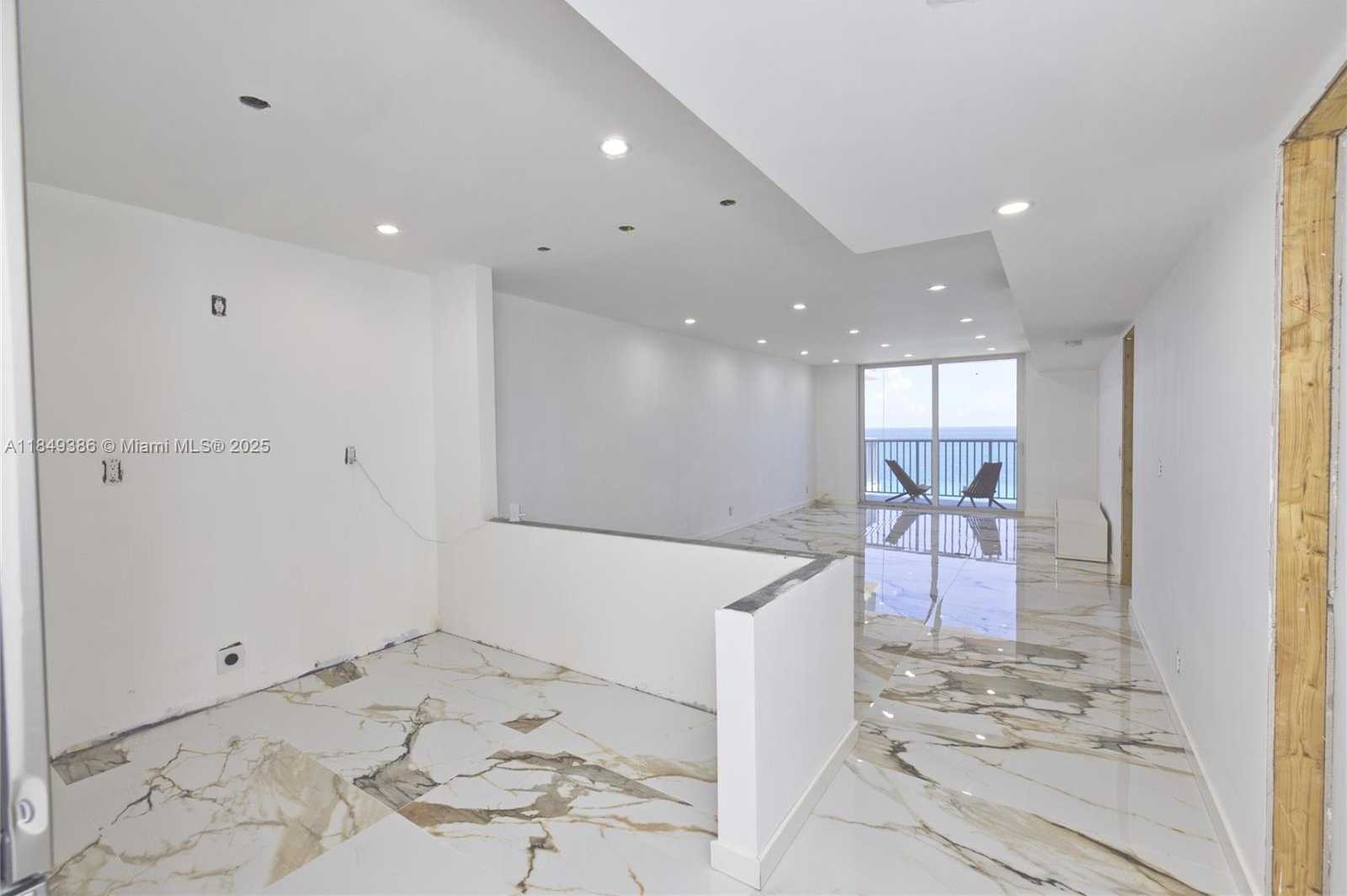 Small Image of 400 NORTH SURF RD #1002, Hollywood Number 27