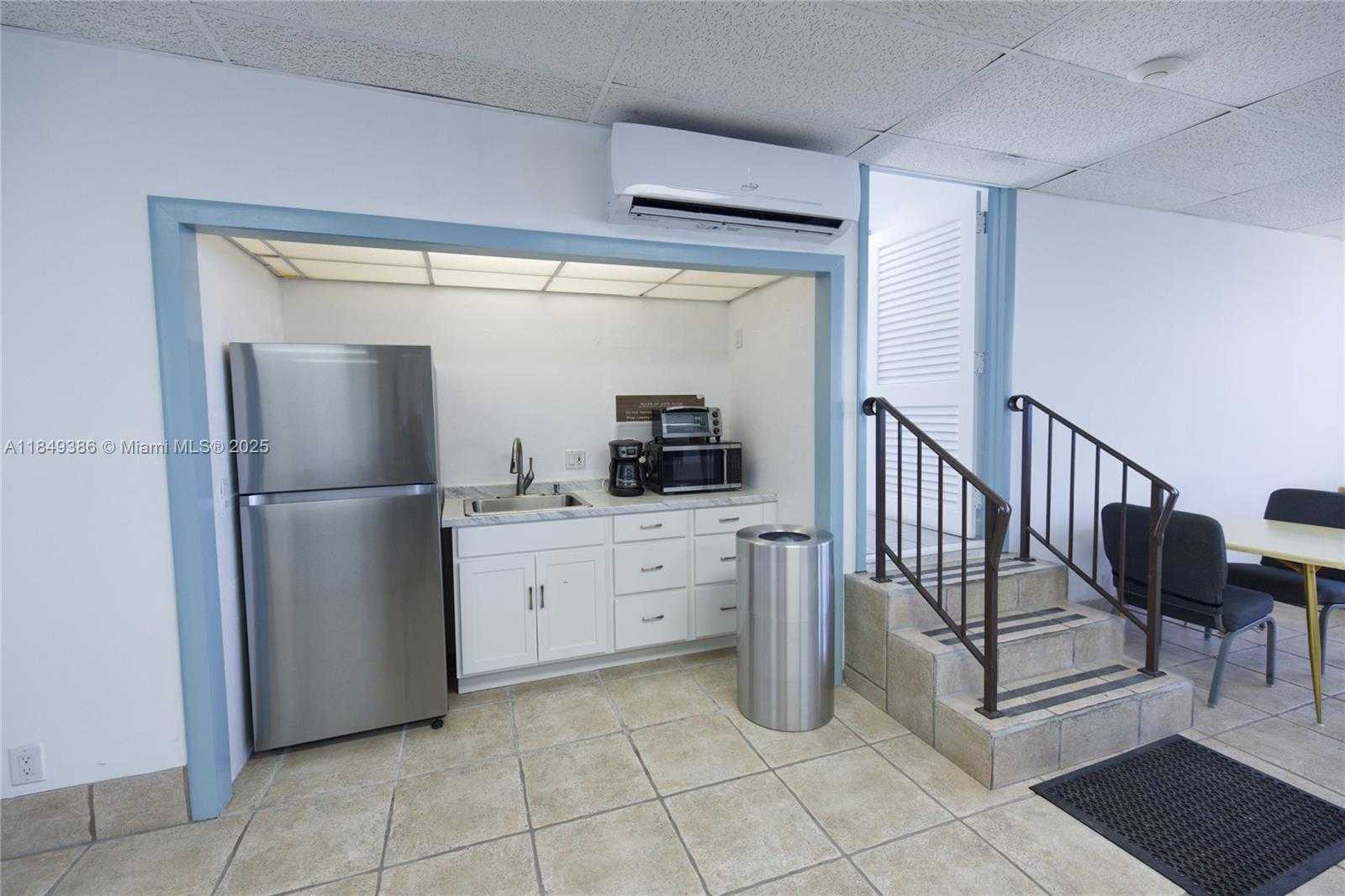 Small Image of 400 NORTH SURF RD #1002, Hollywood Number 38