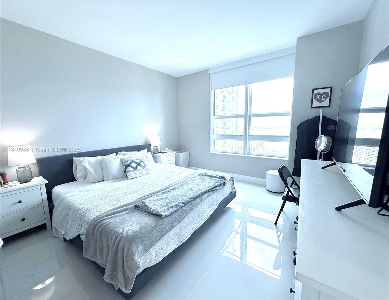 Small Image of 951 BRICKELL AVE #3402, Miami Number 11