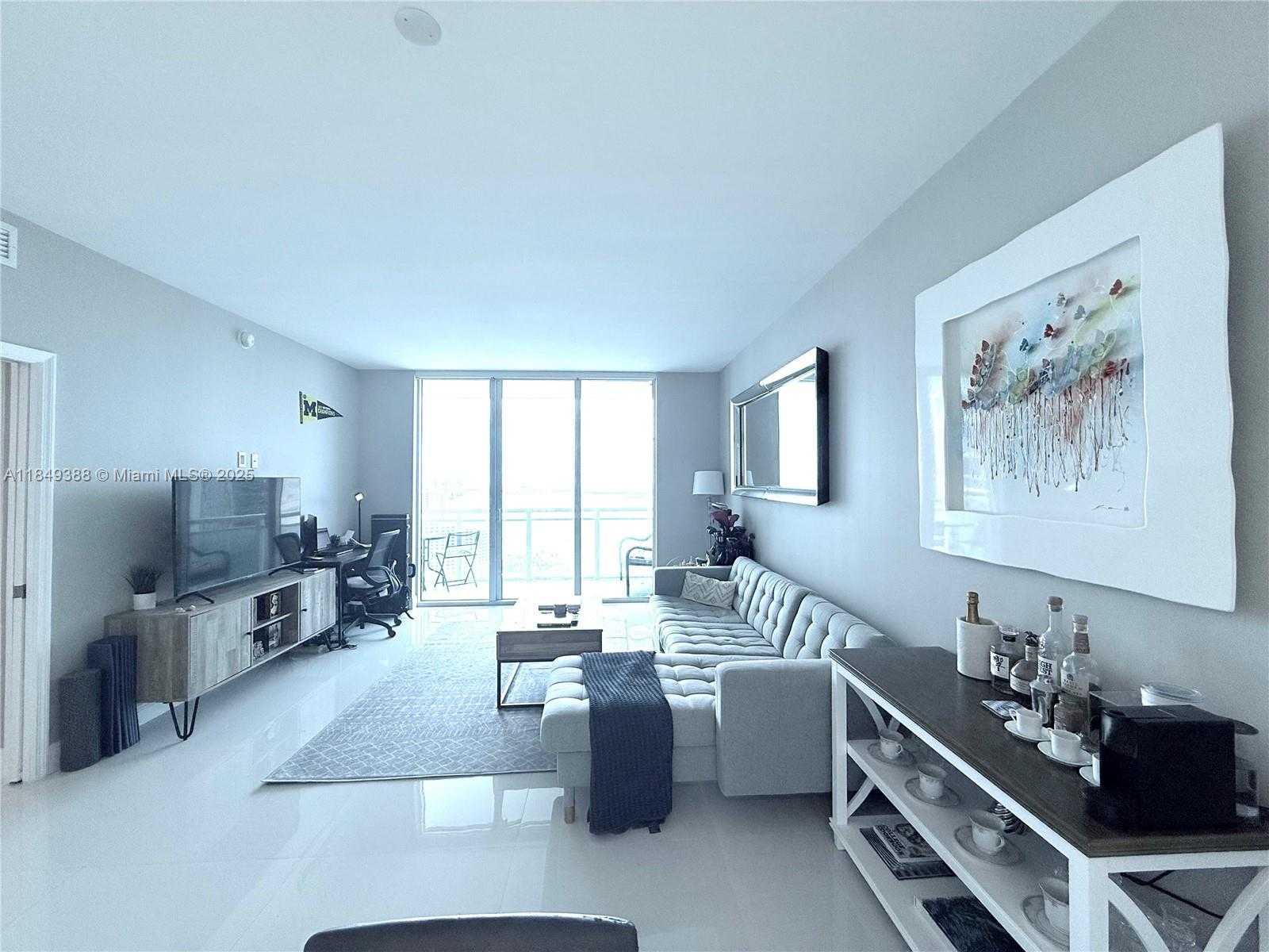 Small Image of 951 BRICKELL AVE #3402, Miami Number 4