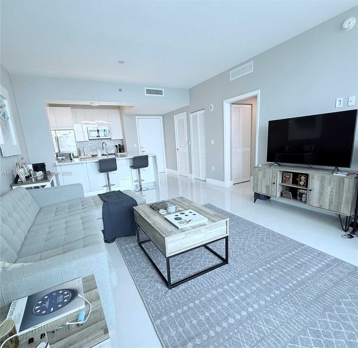 Small Image of 951 BRICKELL AVE #3402, Miami Number 8