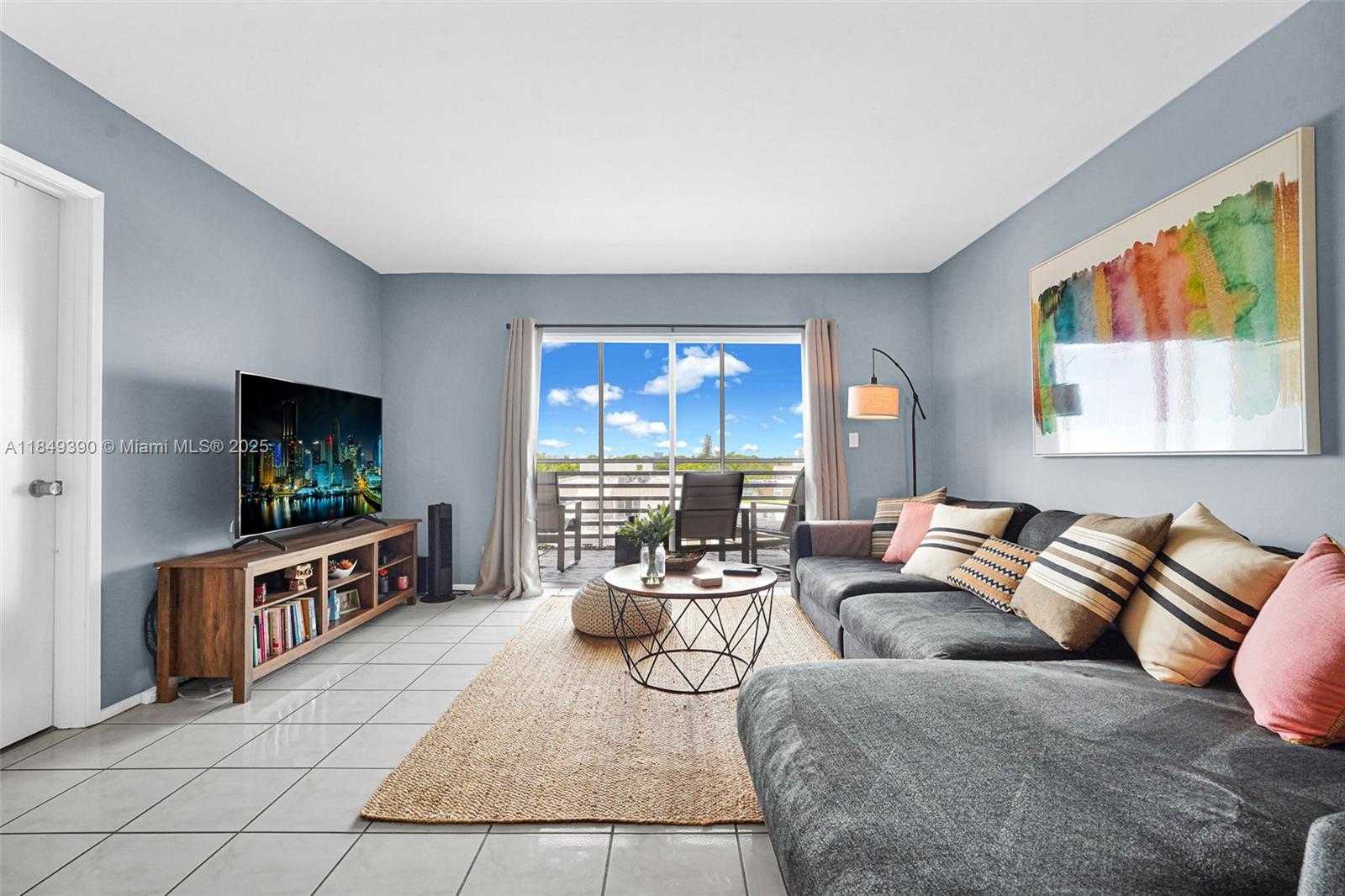 Small Image of 3050 NORTH EAST 16TH AVE #605, Oakland Park Number 4