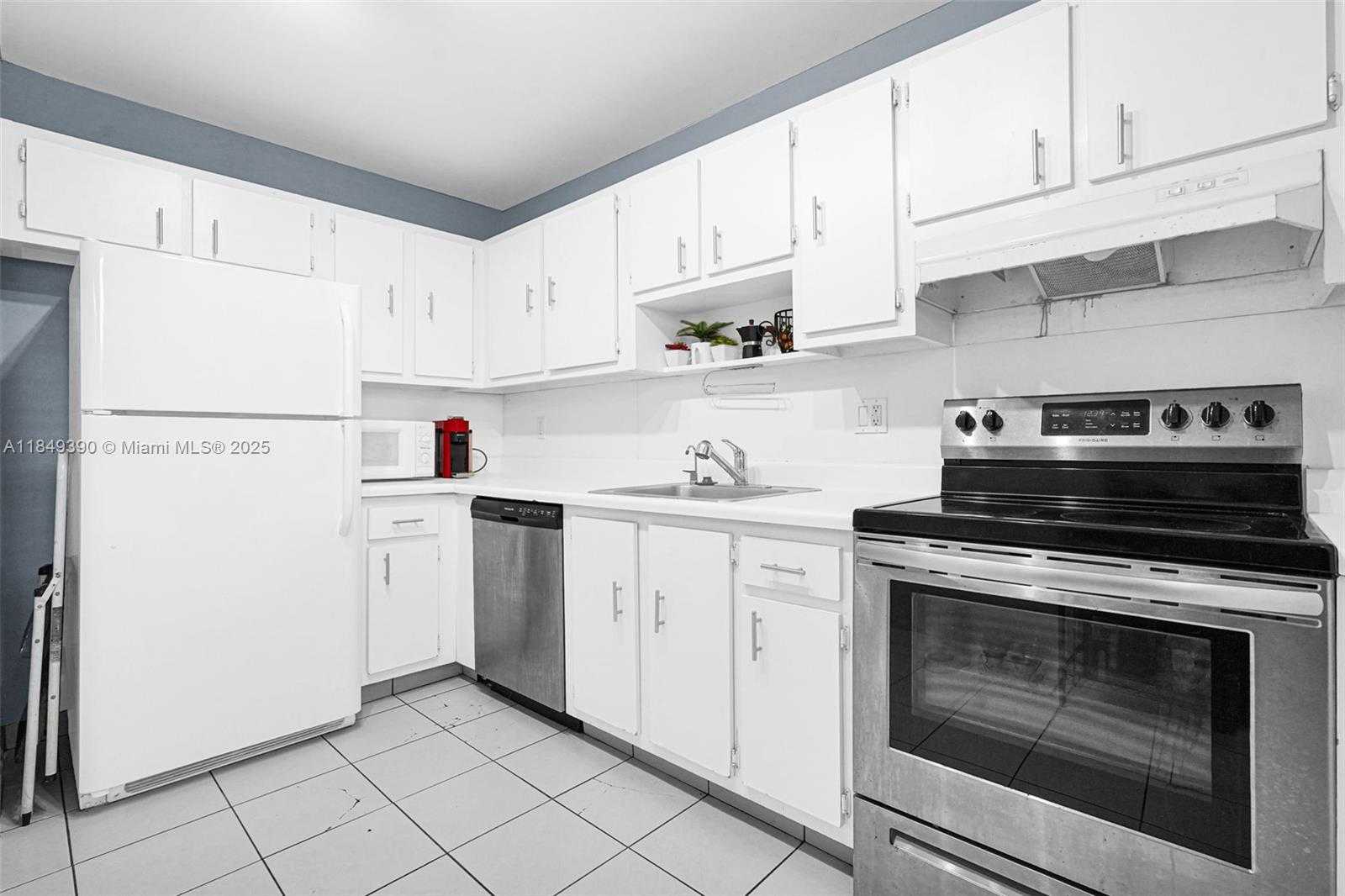 Small Image of 3050 NORTH EAST 16TH AVE #605, Oakland Park Number 5