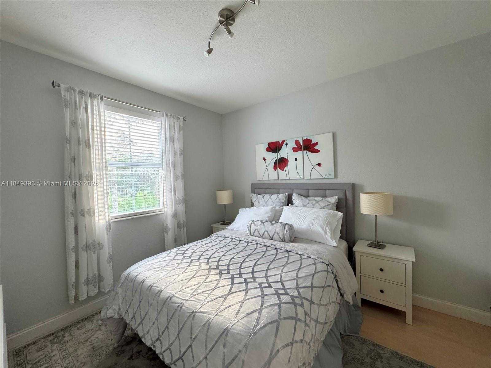 Small Image of 11575 SOUTH WEST 138TH AVE, Miami Number 17