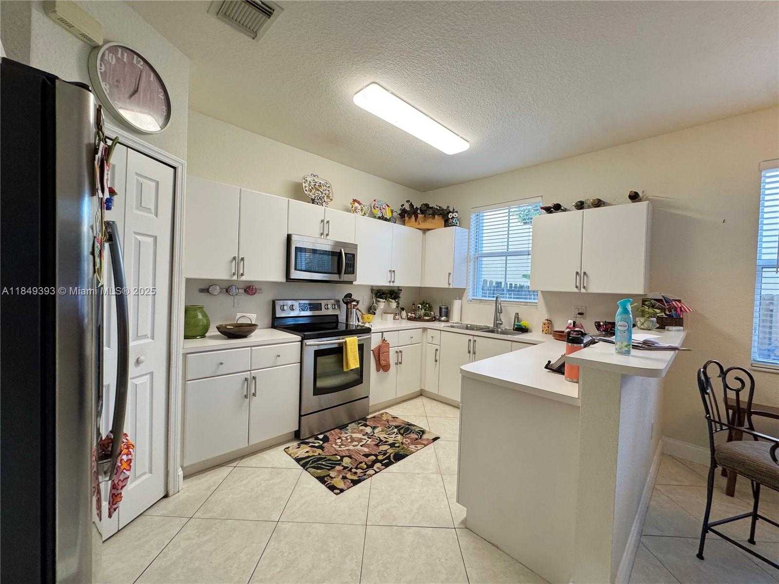 Small Image of 11575 SOUTH WEST 138TH AVE, Miami Number 6