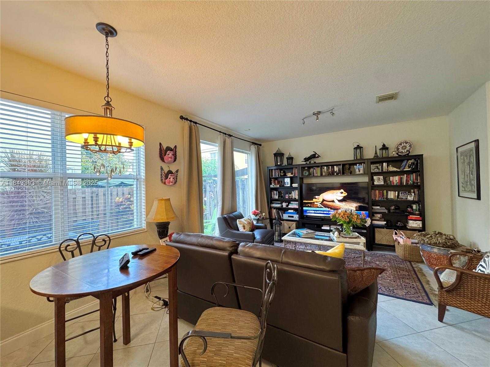 Small Image of 11575 SOUTH WEST 138TH AVE, Miami Number 7